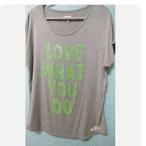 T-shirt for Women It Works  "Love What You Do"  Size XL Color Gray